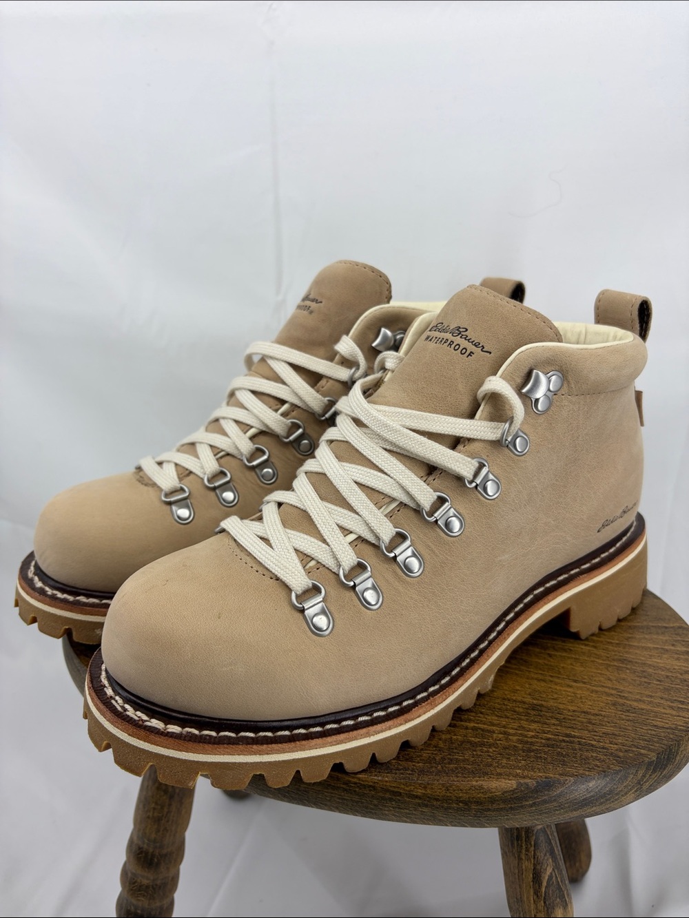 Like New! Eddie Bauer Womens K-6 Waterproof Tan Suede Mid Hiking Boots, sz 8.5
